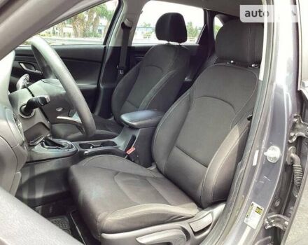 Сірий Хендай Елантра, об'ємом двигуна 2 л та пробігом 131 тис. км за 2600 $, фото 13 на Automoto.ua