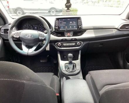 Сірий Хендай Елантра, об'ємом двигуна 2 л та пробігом 131 тис. км за 2600 $, фото 10 на Automoto.ua