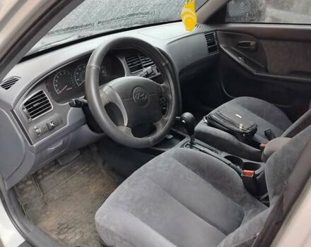 Сірий Хендай Елантра, об'ємом двигуна 2 л та пробігом 167 тис. км за 3200 $, фото 10 на Automoto.ua