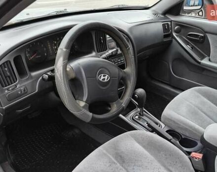 Сірий Хендай Елантра, об'ємом двигуна 2 л та пробігом 280 тис. км за 2500 $, фото 1 на Automoto.ua