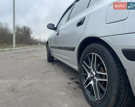 Серый Хендай Элантра, объемом двигателя 1.6 л и пробегом 249 тыс. км за 3400 $, фото 4 на Automoto.ua