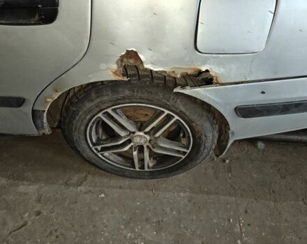 Серый Хендай Элантра, объемом двигателя 1.6 л и пробегом 853 тыс. км за 1790 $, фото 5 на Automoto.ua