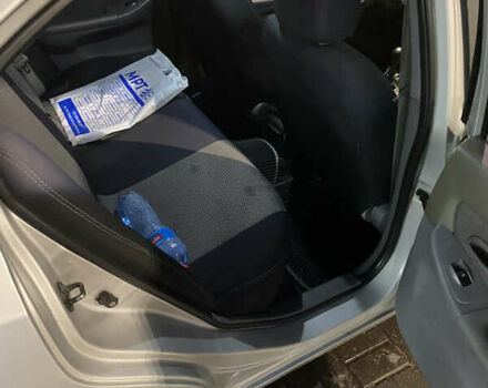 Сірий Хендай Елантра, об'ємом двигуна 1.98 л та пробігом 260 тис. км за 3100 $, фото 15 на Automoto.ua