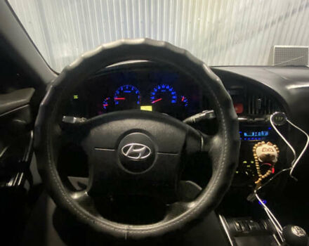 Сірий Хендай Елантра, об'ємом двигуна 1.98 л та пробігом 260 тис. км за 3100 $, фото 2 на Automoto.ua