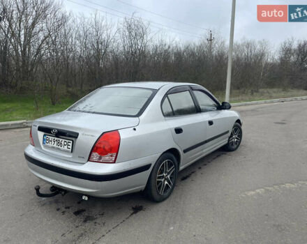 Серый Хендай Элантра, объемом двигателя 1.6 л и пробегом 249 тыс. км за 3400 $, фото 1 на Automoto.ua