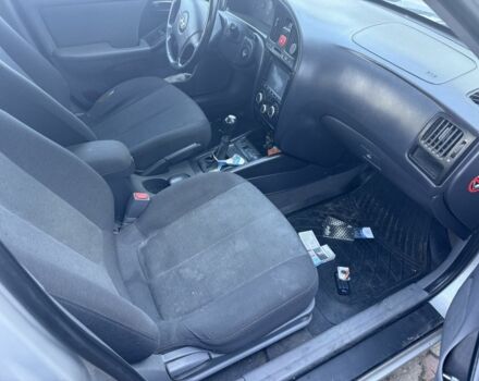 Серый Хендай Элантра, объемом двигателя 1.6 л и пробегом 200 тыс. км за 900 $, фото 4 на Automoto.ua