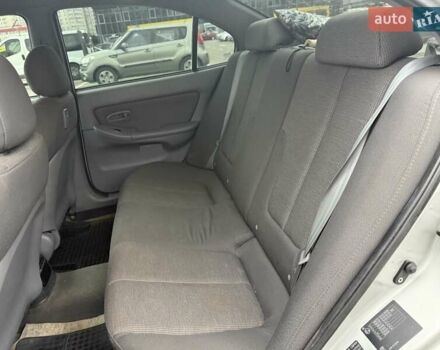 Сірий Хендай Елантра, об'ємом двигуна 1.6 л та пробігом 150 тис. км за 3800 $, фото 11 на Automoto.ua