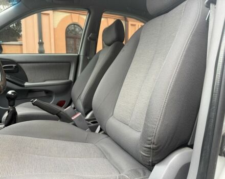 Серый Хендай Элантра, объемом двигателя 1.6 л и пробегом 200 тыс. км за 3999 $, фото 12 на Automoto.ua