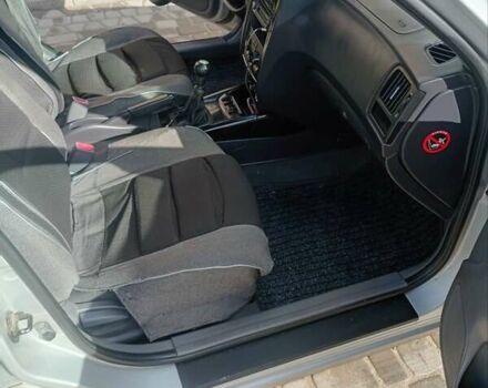 Серый Хендай Элантра, объемом двигателя 1.6 л и пробегом 221 тыс. км за 4100 $, фото 19 на Automoto.ua