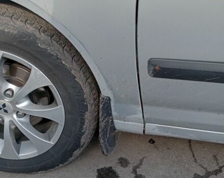 Сірий Хендай Елантра, об'ємом двигуна 1.6 л та пробігом 327 тис. км за 4000 $, фото 7 на Automoto.ua