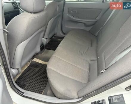 Сірий Хендай Елантра, об'ємом двигуна 1.6 л та пробігом 150 тис. км за 3800 $, фото 12 на Automoto.ua