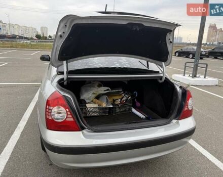 Сірий Хендай Елантра, об'ємом двигуна 1.6 л та пробігом 150 тис. км за 3800 $, фото 7 на Automoto.ua