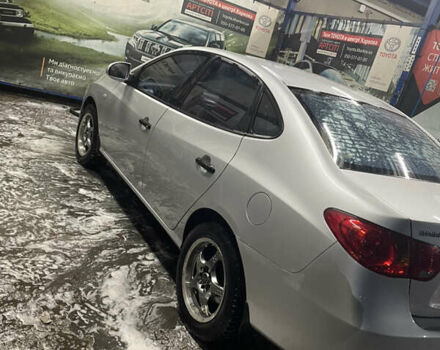 Серый Хендай Элантра, объемом двигателя 1.6 л и пробегом 260 тыс. км за 6000 $, фото 3 на Automoto.ua