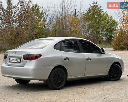 Сірий Хендай Елантра, об'ємом двигуна 1.6 л та пробігом 287 тис. км за 4600 $, фото 6 на Automoto.ua