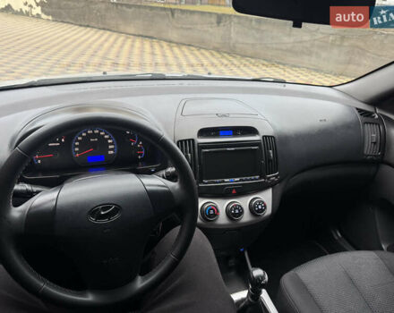 Серый Хендай Элантра, объемом двигателя 1.6 л и пробегом 275 тыс. км за 4699 $, фото 30 на Automoto.ua