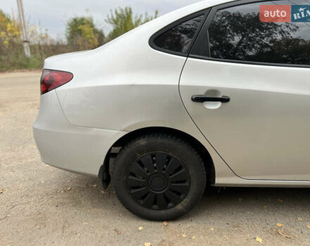 Сірий Хендай Елантра, об'ємом двигуна 1.6 л та пробігом 287 тис. км за 4600 $, фото 16 на Automoto.ua