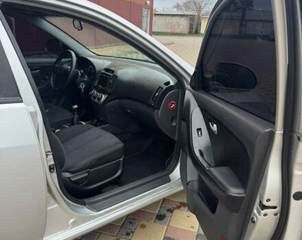 Серый Хендай Элантра, объемом двигателя 1.6 л и пробегом 275 тыс. км за 4699 $, фото 26 на Automoto.ua