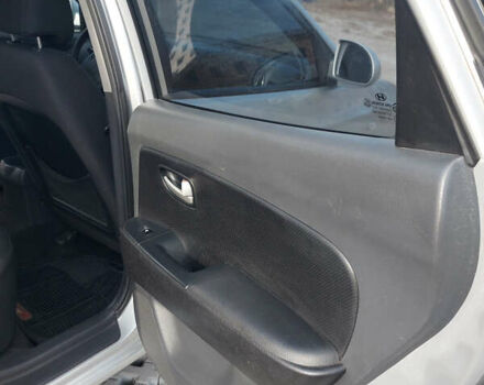 Сірий Хендай Елантра, об'ємом двигуна 1.6 л та пробігом 270 тис. км за 4750 $, фото 26 на Automoto.ua