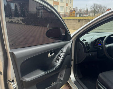 Серый Хендай Элантра, объемом двигателя 1.6 л и пробегом 275 тыс. км за 4699 $, фото 18 на Automoto.ua