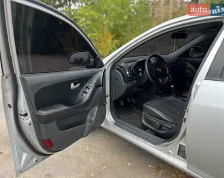 Сірий Хендай Елантра, об'ємом двигуна 1.6 л та пробігом 287 тис. км за 4600 $, фото 24 на Automoto.ua