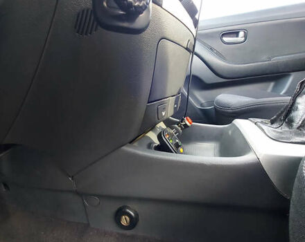 Сірий Хендай Елантра, об'ємом двигуна 1.6 л та пробігом 270 тис. км за 4750 $, фото 40 на Automoto.ua