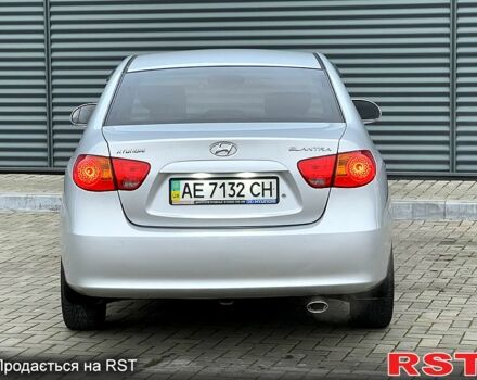 Сірий Хендай Елантра, об'ємом двигуна 1.6 л та пробігом 160 тис. км за 5900 $, фото 5 на Automoto.ua