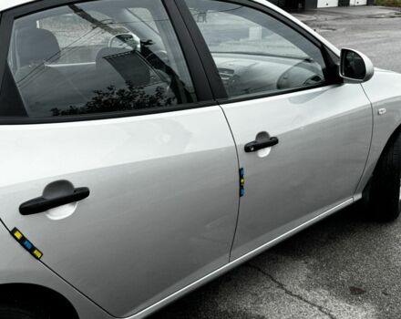 Сірий Хендай Елантра, об'ємом двигуна 1.6 л та пробігом 240 тис. км за 4500 $, фото 4 на Automoto.ua