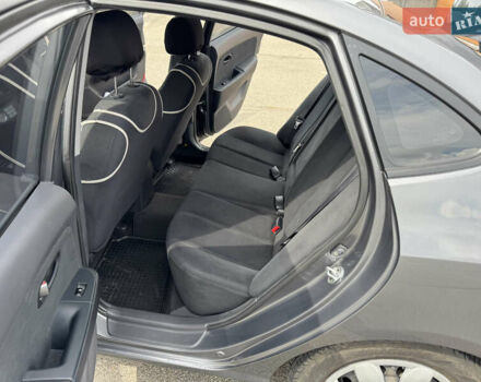 Сірий Хендай Елантра, об'ємом двигуна 1.6 л та пробігом 102 тис. км за 9000 $, фото 17 на Automoto.ua