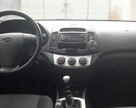 Серый Хендай Элантра, объемом двигателя 1.6 л и пробегом 270 тыс. км за 4200 $, фото 3 на Automoto.ua