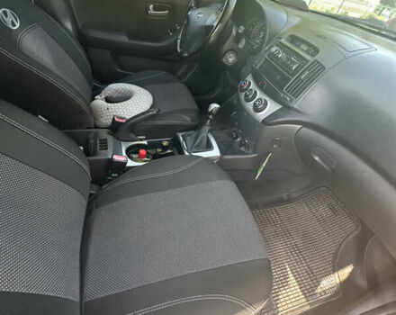 Сірий Хендай Елантра, об'ємом двигуна 1.59 л та пробігом 145 тис. км за 6300 $, фото 18 на Automoto.ua