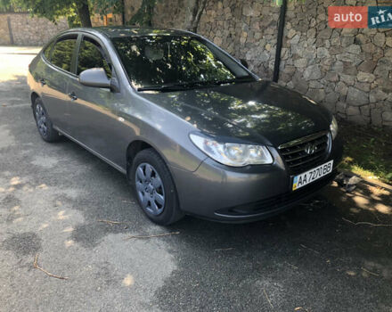 Серый Хендай Элантра, объемом двигателя 1.6 л и пробегом 285 тыс. км за 6600 $, фото 1 на Automoto.ua