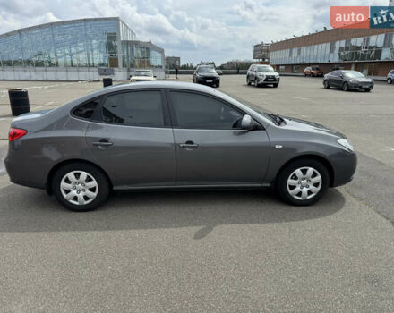 Сірий Хендай Елантра, об'ємом двигуна 1.6 л та пробігом 102 тис. км за 9000 $, фото 4 на Automoto.ua