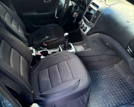 Сірий Хендай Елантра, об'ємом двигуна 1.6 л та пробігом 289 тис. км за 3000 $, фото 13 на Automoto.ua