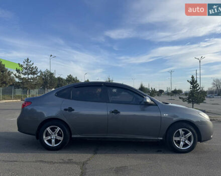 Серый Хендай Элантра, объемом двигателя 1.59 л и пробегом 203 тыс. км за 7100 $, фото 4 на Automoto.ua