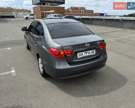 Сірий Хендай Елантра, об'ємом двигуна 1.6 л та пробігом 102 тис. км за 9000 $, фото 2 на Automoto.ua