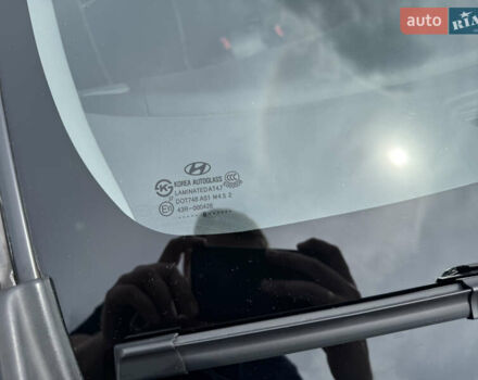 Сірий Хендай Елантра, об'ємом двигуна 1.6 л та пробігом 102 тис. км за 9000 $, фото 7 на Automoto.ua