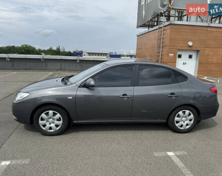 Сірий Хендай Елантра, об'ємом двигуна 1.6 л та пробігом 102 тис. км за 9000 $, фото 1 на Automoto.ua