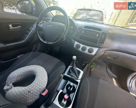 Сірий Хендай Елантра, об'ємом двигуна 1.59 л та пробігом 145 тис. км за 6300 $, фото 22 на Automoto.ua