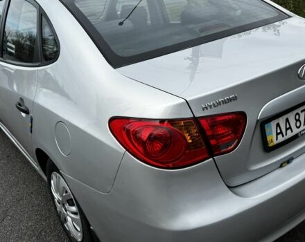 Сірий Хендай Елантра, об'ємом двигуна 1.6 л та пробігом 240 тис. км за 4500 $, фото 1 на Automoto.ua