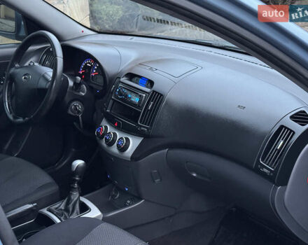 Серый Хендай Элантра, объемом двигателя 1.6 л и пробегом 168 тыс. км за 5500 $, фото 39 на Automoto.ua