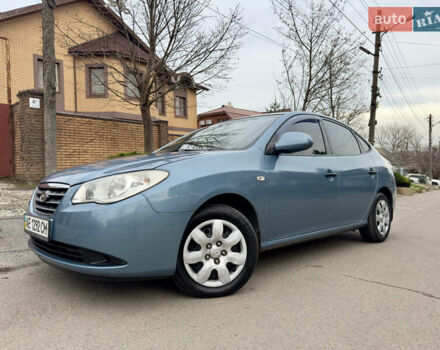 Серый Хендай Элантра, объемом двигателя 1.6 л и пробегом 168 тыс. км за 5500 $, фото 1 на Automoto.ua