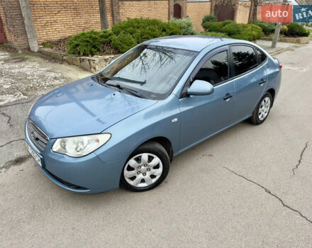 Серый Хендай Элантра, объемом двигателя 1.6 л и пробегом 168 тыс. км за 5500 $, фото 2 на Automoto.ua