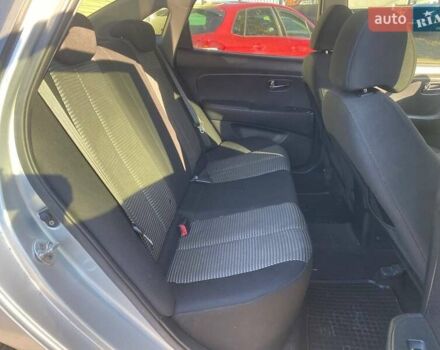 Сірий Хендай Елантра, об'ємом двигуна 1.59 л та пробігом 276 тис. км за 6590 $, фото 10 на Automoto.ua