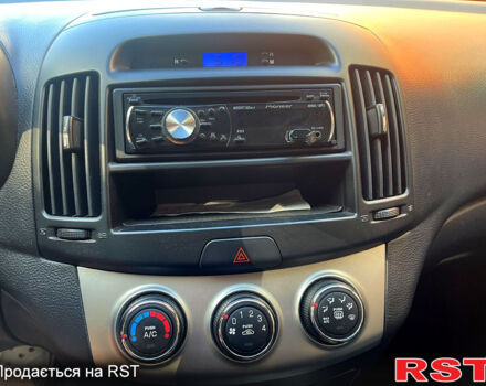 Серый Хендай Элантра, объемом двигателя 1.6 л и пробегом 115 тыс. км за 6200 $, фото 6 на Automoto.ua