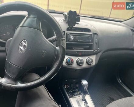 Хендай Элантра 2010 в Згуровке на Automoto.ua Серый Хендай Элантра, объемом двигателя 1.59 л и пробегом 265 тыс. км за 6400 $, фото 10 на Automoto.ua