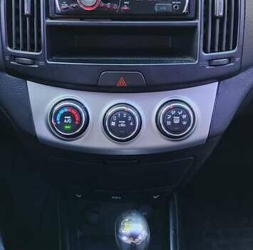 Сірий Хендай Елантра, об'ємом двигуна 1.59 л та пробігом 204 тис. км за 6600 $, фото 4 на Automoto.ua