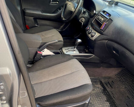 Серый Хендай Элантра, объемом двигателя 1.6 л и пробегом 200 тыс. км за 5900 $, фото 6 на Automoto.ua