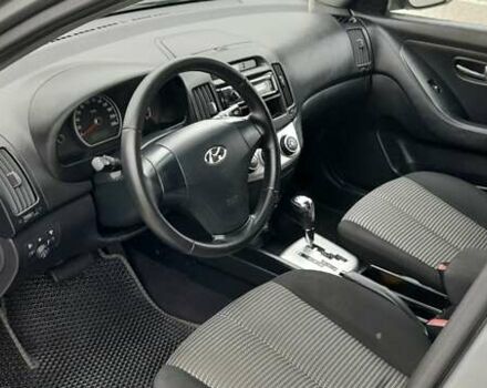 Серый Хендай Элантра, объемом двигателя 1.6 л и пробегом 162 тыс. км за 6700 $, фото 9 на Automoto.ua