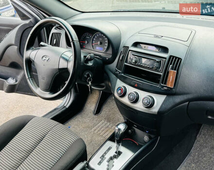Серый Хендай Элантра, объемом двигателя 1.6 л и пробегом 198 тыс. км за 5999 $, фото 28 на Automoto.ua