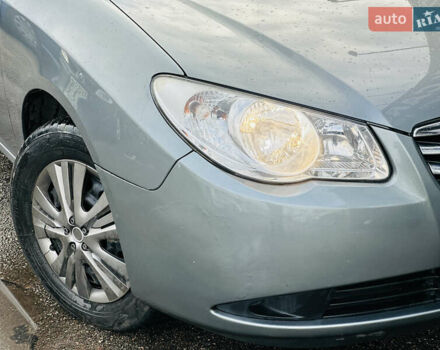 Серый Хендай Элантра, объемом двигателя 1.6 л и пробегом 198 тыс. км за 5999 $, фото 8 на Automoto.ua